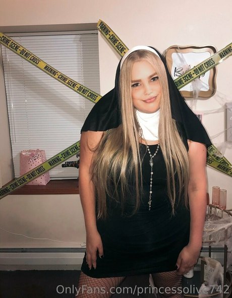 princessolive742 hd model photos