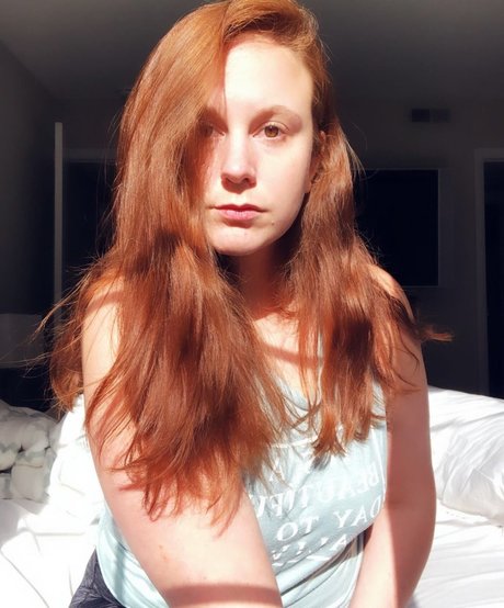 Ashleigh Burton high quality star images