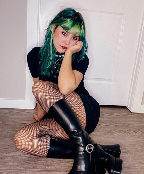 Rottenpapi model pornographic image