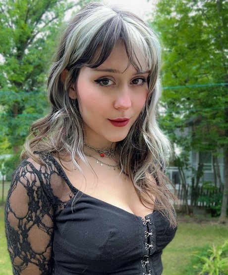 Rottenpapi naked model pic