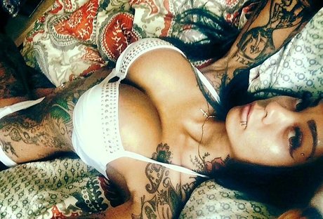 Amanda McNair beautiful model image