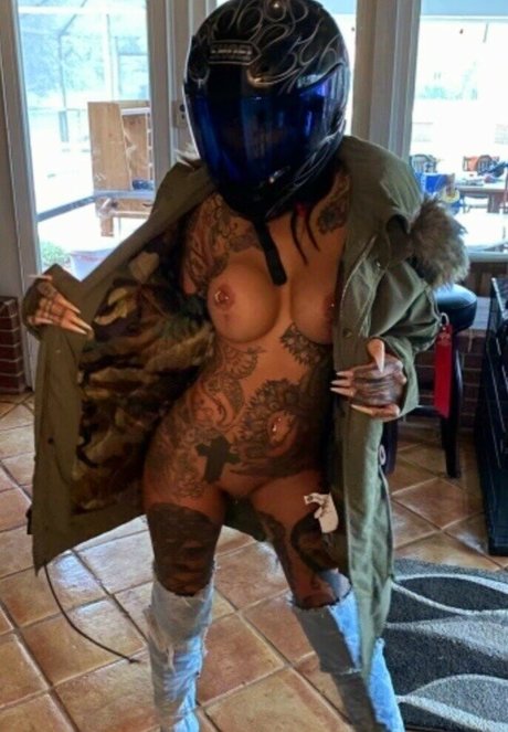 Amanda McNair model perfect images