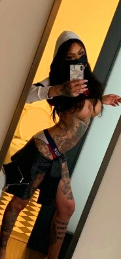 Amanda McNair model naked img