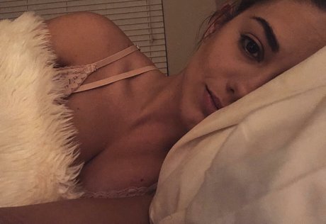 LuluLuvely sex model img