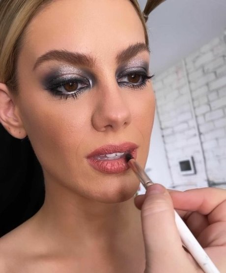 LuluLuvely porn model photos