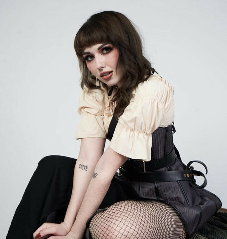 NotSaige naked pornstar img