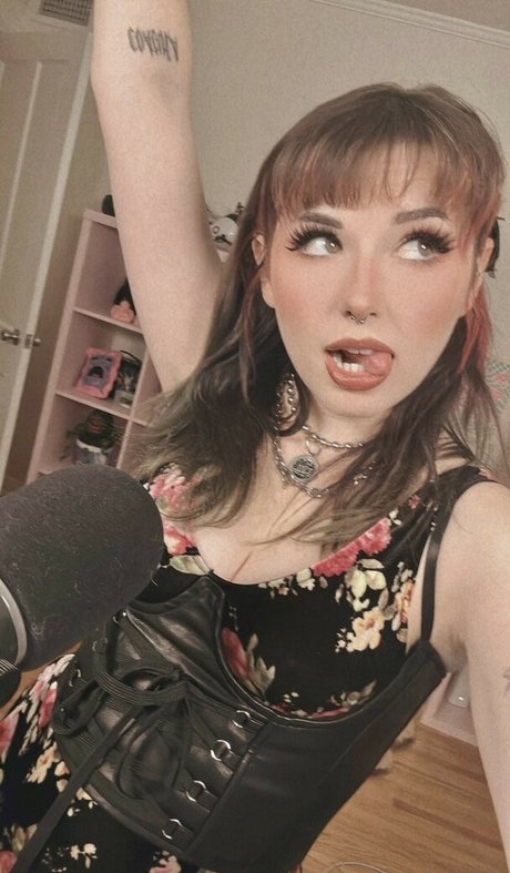 NotSaige pornstar adult pics