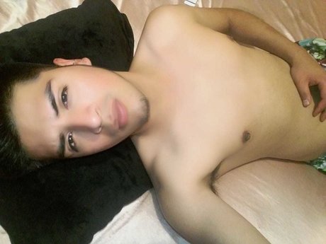 OLIVER MALVAL star high quality photo