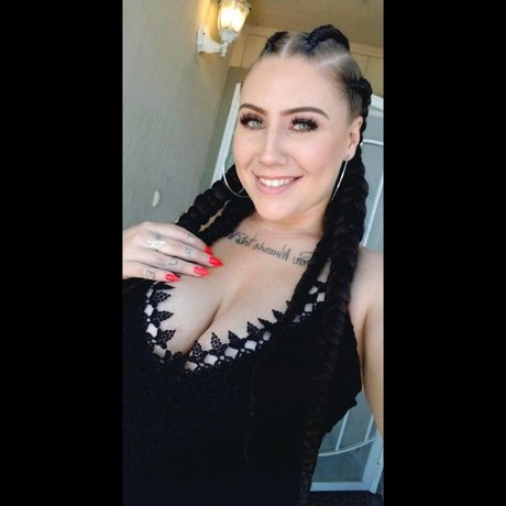 Ophelia pornstar adult pic
