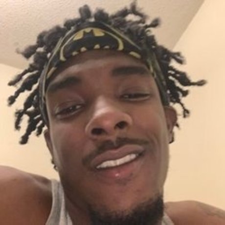 IEatPussy sexy actress photo