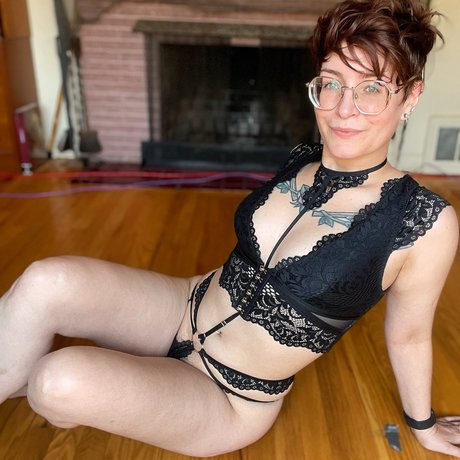 Miss T star sexy image