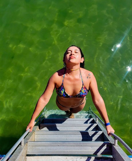 adrianaoficial free actress picture