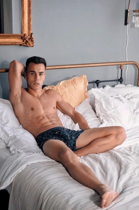 NikoLis adult star image