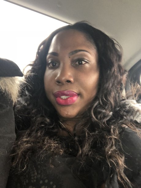 nikkiww2 model nudes pic