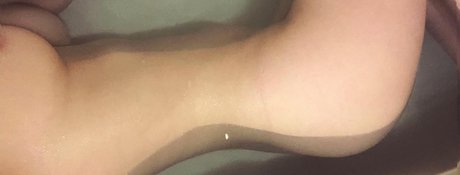 Nikki Vixen nude model pic