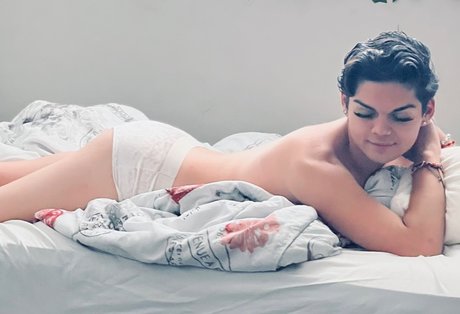 Nikki Runtz star erotic pics