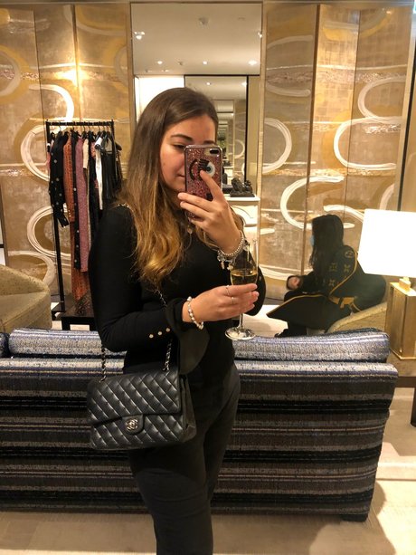 niki free model image