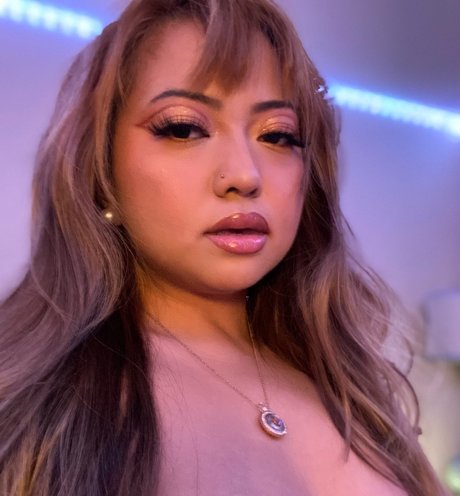 MaiKitana model porn image