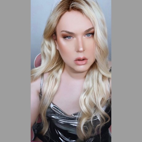 Pearlina_ model pornographic images