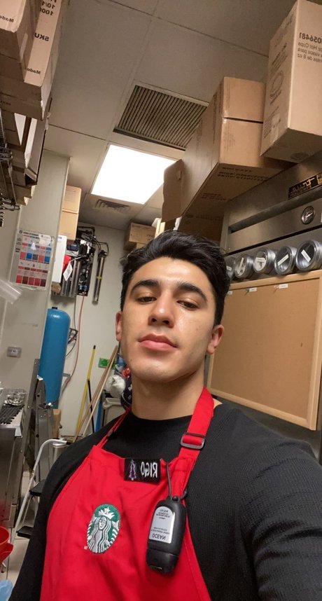 PapiRigo naked model photos