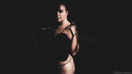 OnlyMoeCee model nude image