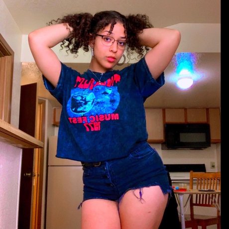 Missy Quinn nude model pictures