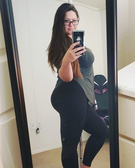 OnlyLuv model pretty gallery