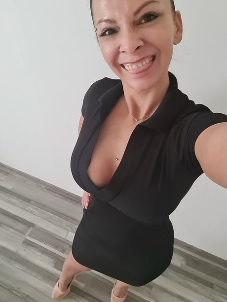 _Corina_ art model galleries