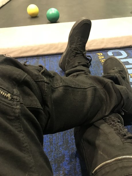 Polly Freaks art star photos