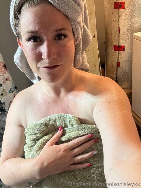 Isley exclusive model img