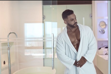 Yuri Petrone erotic actress photo