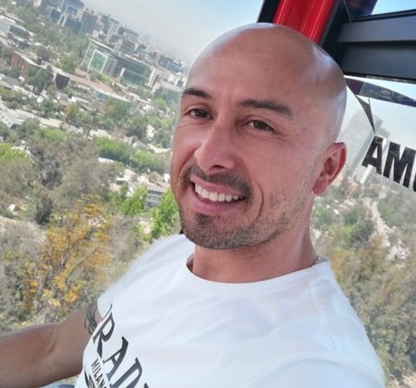 Roberto Perez Henriquez pornstar exclusive photos