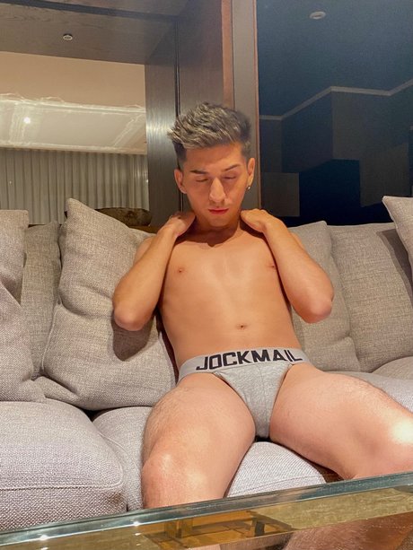 Rodri Quinzel naked star img