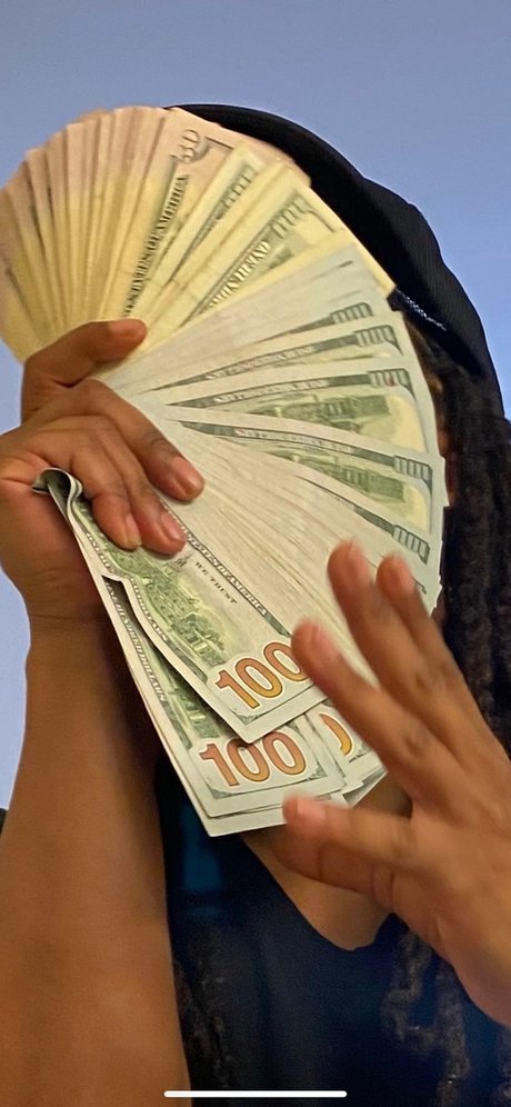 Quietlysmoking_ best model photo