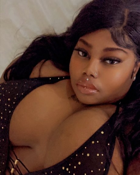 Queen Qui star exclusive img