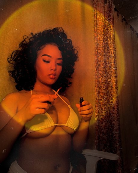 Queen Parker art model pics