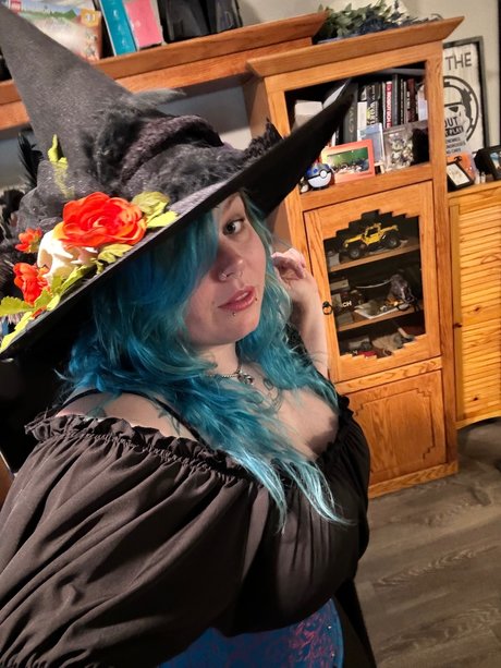 QueenBeeStingz star best photo