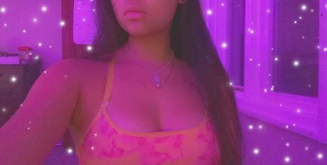 Purple Rose model adult img