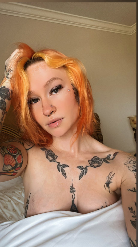 Psycho Sarah model exclusive gallery