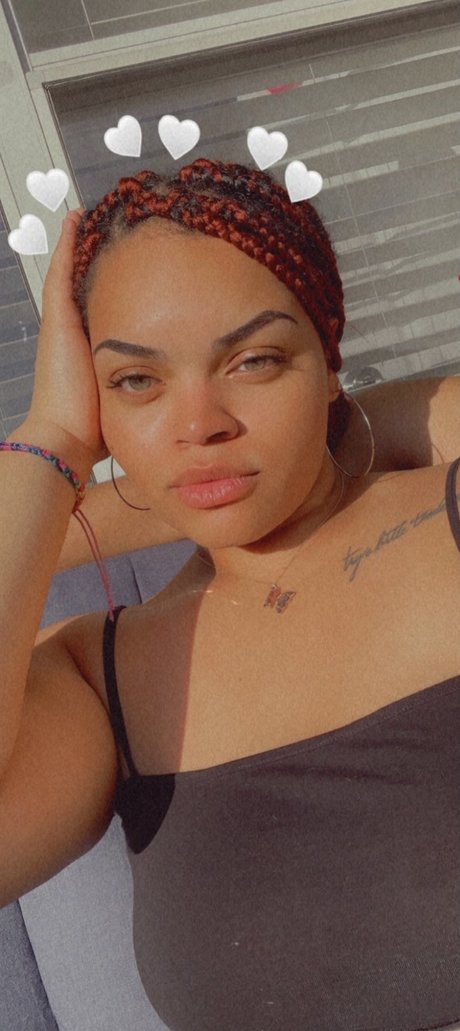 Priscilla Pink free model img