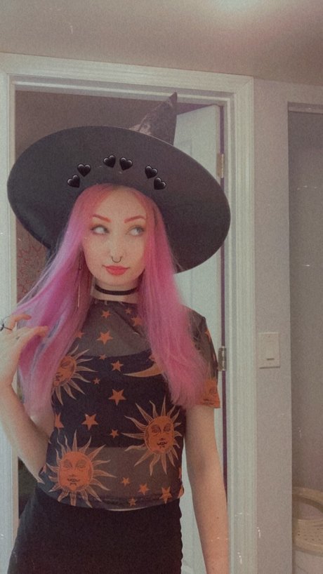 Princess Violet beautiful actress pictures