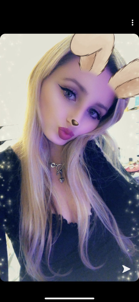 Princess Bee sexy model pics