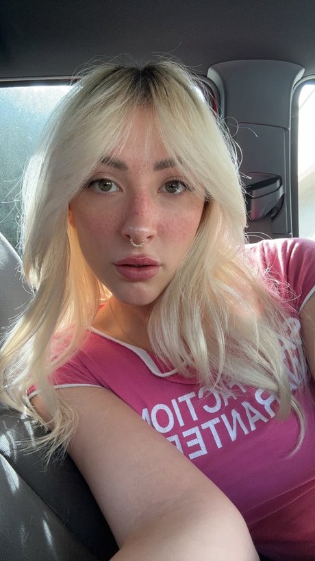 Fawn nudes actress pic