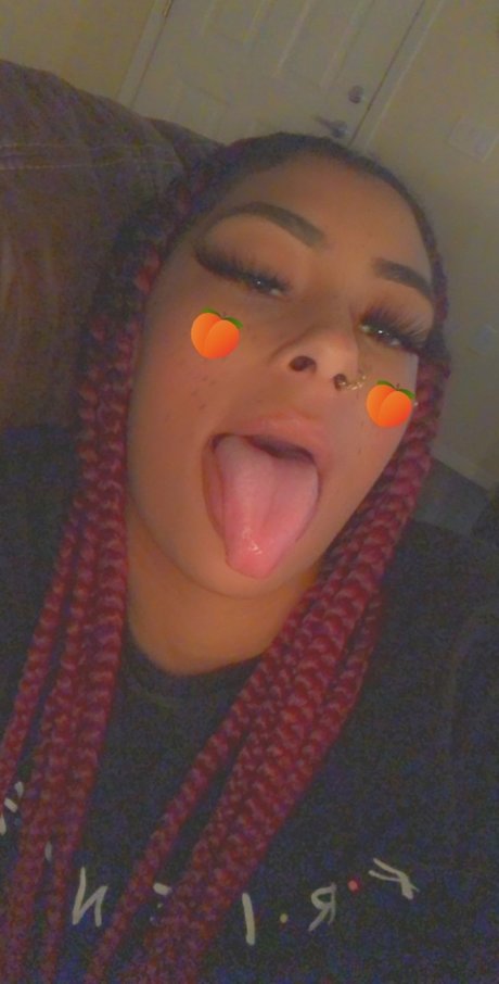 Sexyyella sexy pornstar pictures