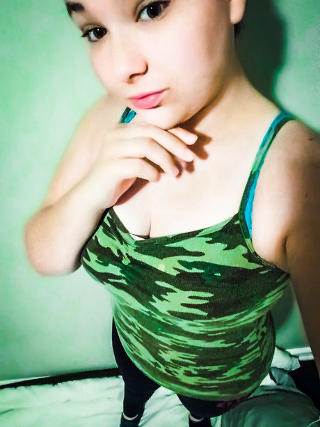 Rina Gray hot actress image