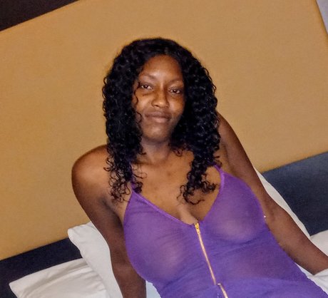 MsLove exclusive actress photo