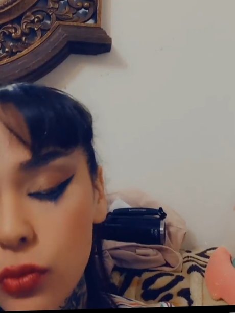 _Watermelon Sugar Toes naked star pictures