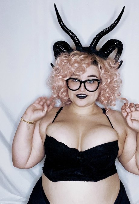 _Enid fvkng Cohn_ hot star gallery