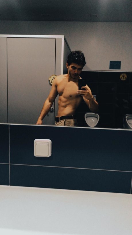 Rafael Matos star erotic pics