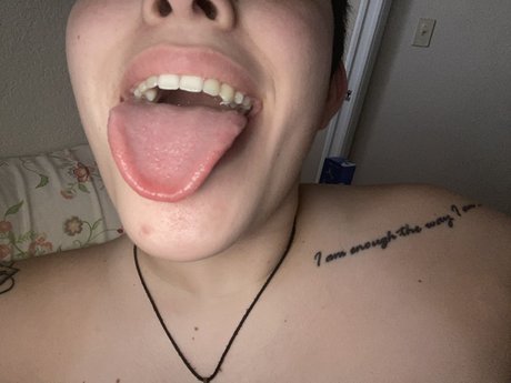 Rae and Tay naked pornstar galleries